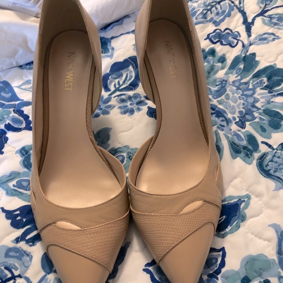 Nine West Light Natural Patent 3 inch High Heels GUC - Picture 3 of 10